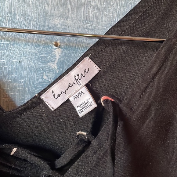 V neck front , long sleeve blouse with lacing, v neck blouse in back - Picture 4 of 4